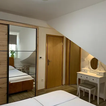 Stara Kuca Apartman Blace