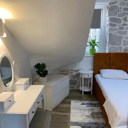 Stara Kuca Apartman Blace